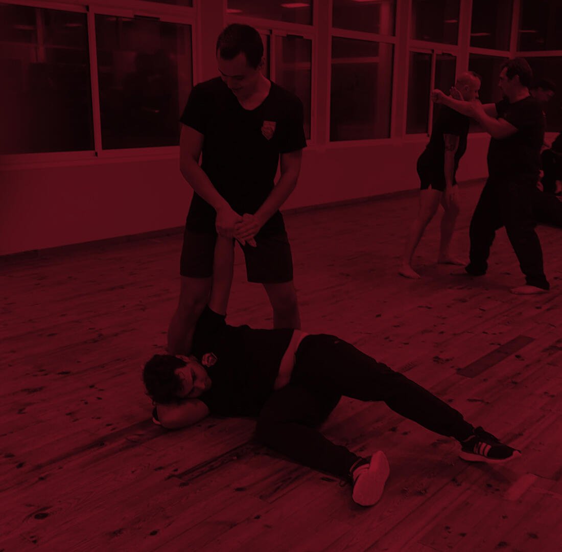 Apprends à te défendre efficacement en pratiquant le krav maga et la self défense !